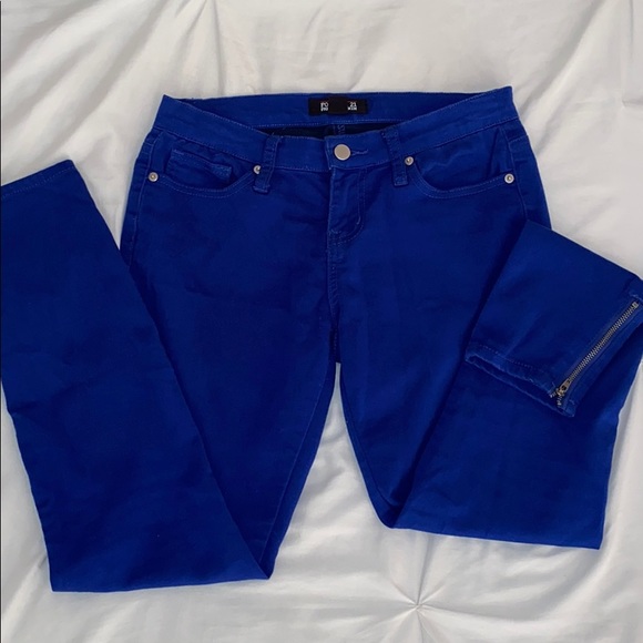 Forever 21 Denim - Forever 21 skinny jeans that zip on bottom